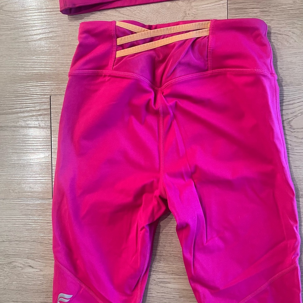 Fabletics Bright Pink Sports Bra & Legging Set - Picture 7 of 10
